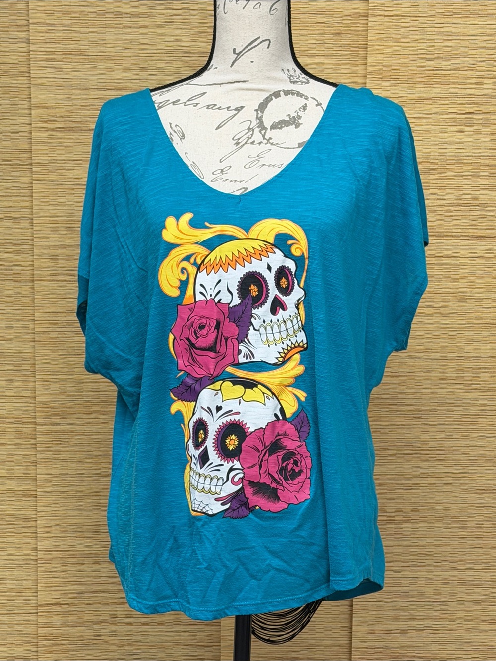Teal Day of the Dead Skull Graphic V-Neck Top